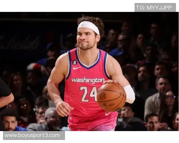 罗林斯表现惊艳32分6板14助攻MIP奖项在望他正逐步崭露头角 罗林斯表现惊艳32分6板14助攻MIP奖项在望他正逐步崭露头角