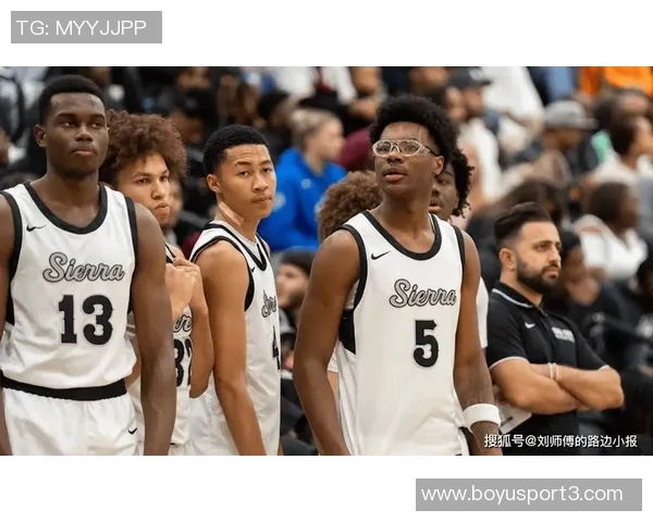 詹姆斯二儿子布莱斯在亚利桑那大学首秀表现出色有望参加2026年NBA选秀