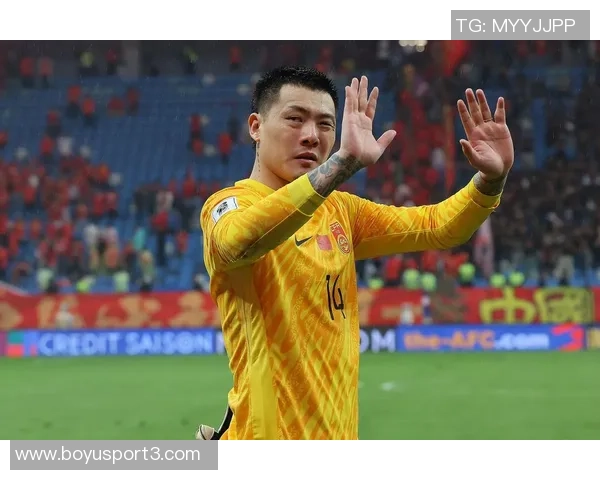 王大雷感谢球迷雨中支持并祝双节快乐展现球队团结精神 王大雷感谢球迷雨中支持并祝双节快乐展现球队团结精神